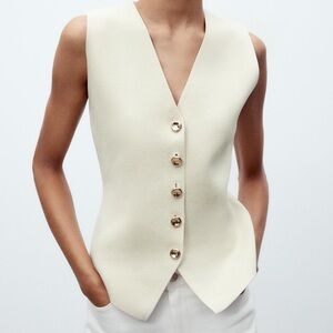 NWOT Zara Cream Sleeveless Buttoned Vest